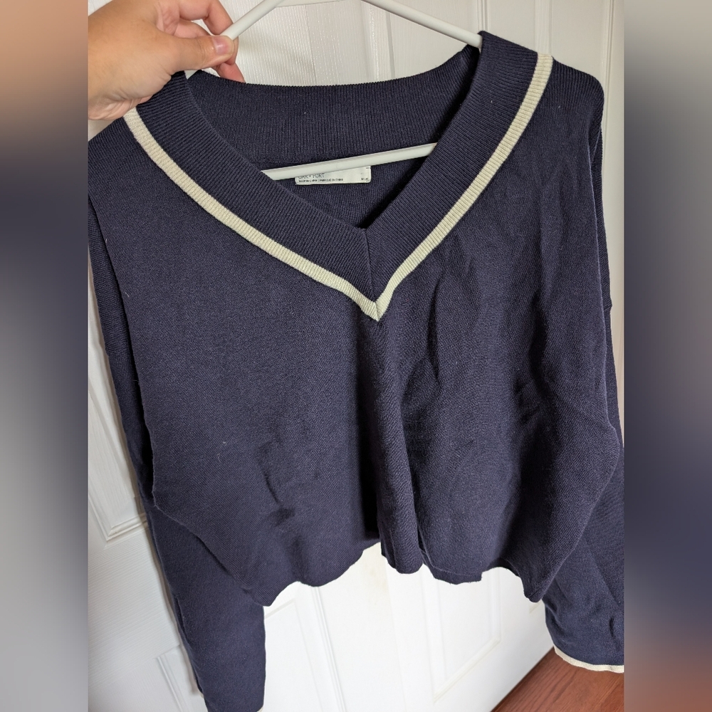 OAK + FORT Navy V-Neck Sweater with Cream Trim